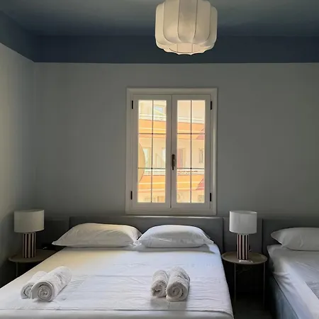 Paro's Place Vlorë